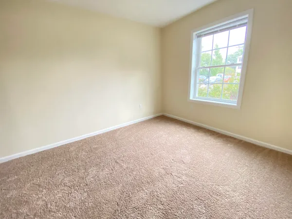 $1,965 | 100 Sentinel Court, Unit 107, Manchester, NH 03103