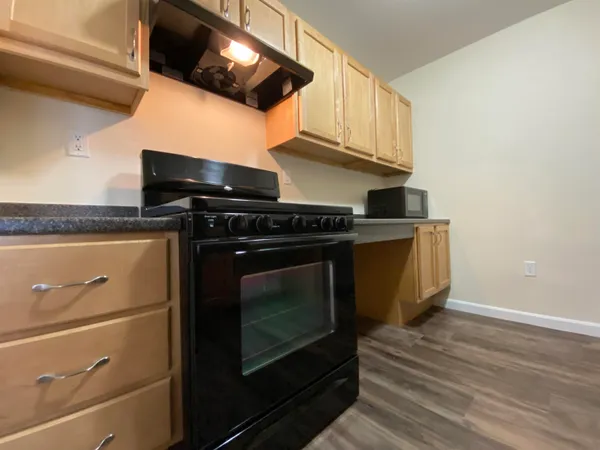 $1,965 | 100 Sentinel Court, Unit 107, Manchester, NH 03103