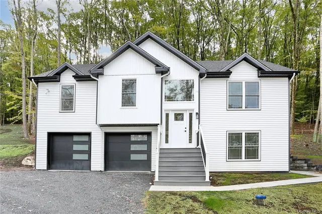 $575,000 | 1097 Route 211, Middletown, NY 10940