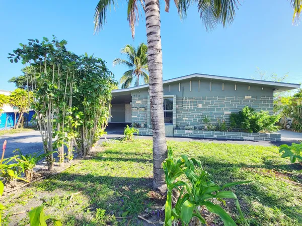$2,050 | 420 Blue Heron Boulevard, Unit 2, West Palm Beach, FL 33404