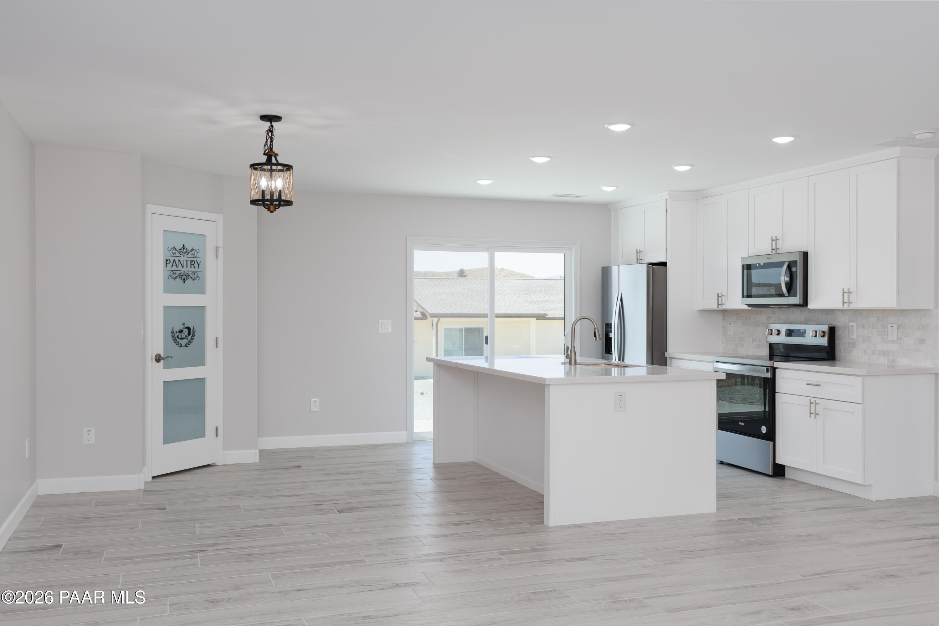 20275 East Mesa Verde Road Mayer, AZ 86333 - Photo 10 of 33 Dining Area