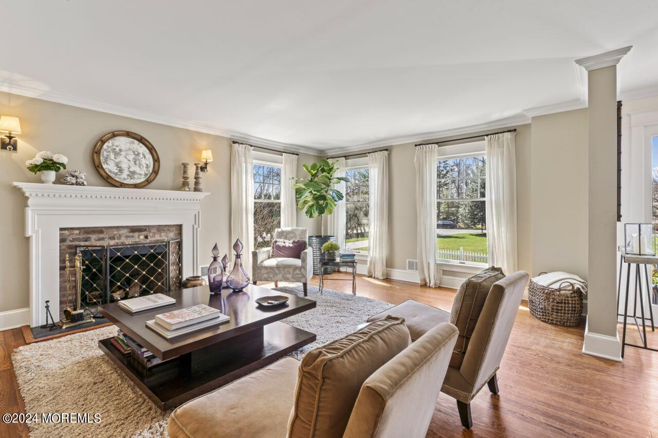 29 Oakes Road Rumson, NJ 07760 - Photo 5 of 66 Living Room