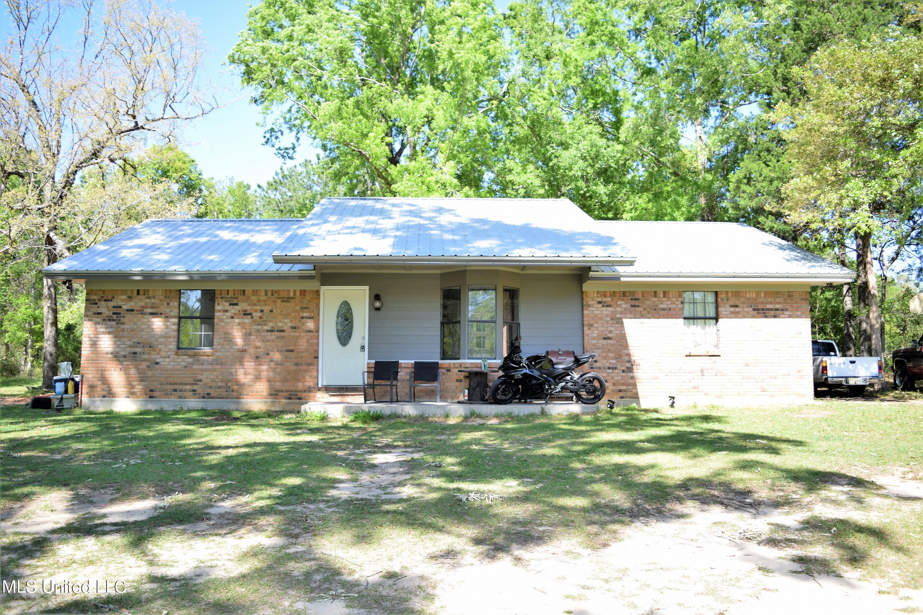 160 Andy And Dave Road Lucedale, MS 39452 - Photo 1 of 29 DSC_0143