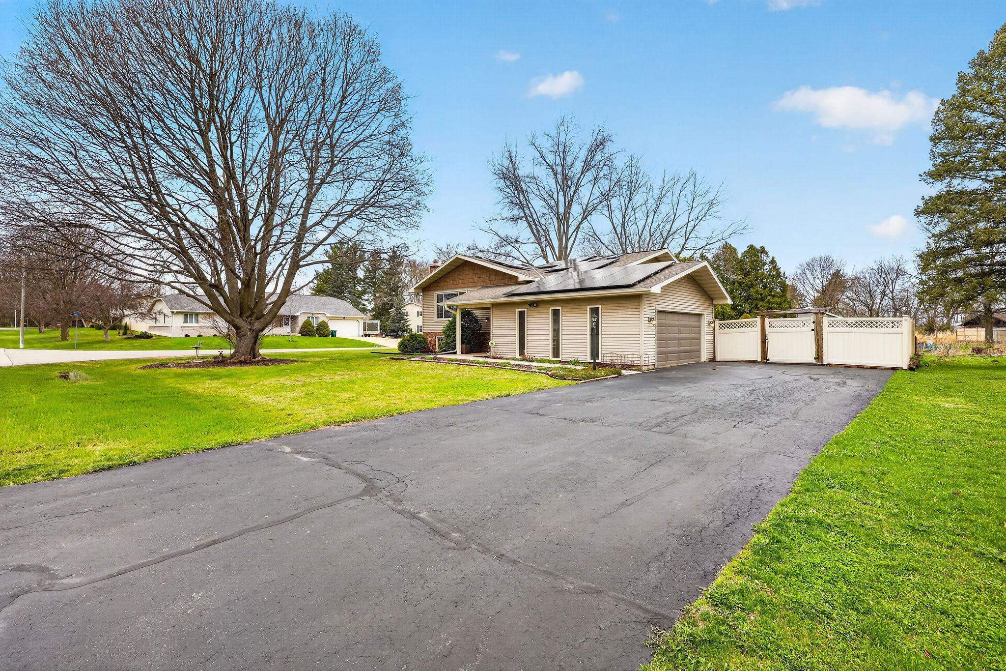 3468 Cottontail Trail Madison, WI 53718 - Photo 4 of 42