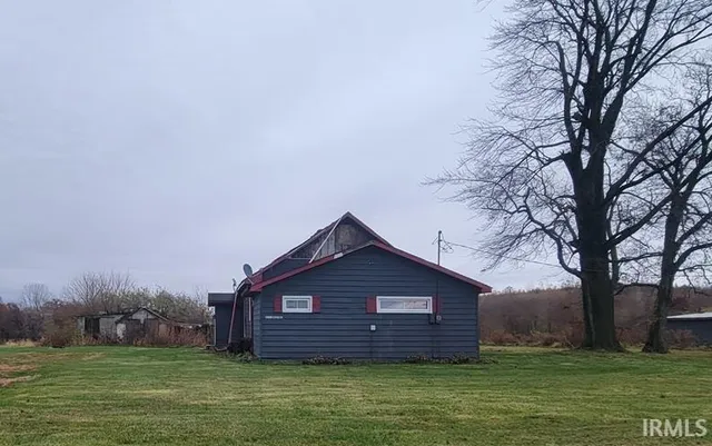 $42,400 | 9376 North 200th Road East, Farmersburg, IN 47850