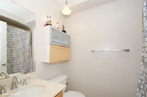 $240,000 | 1415 West Lunt Avenue, Unit 511, Chicago, IL 60626