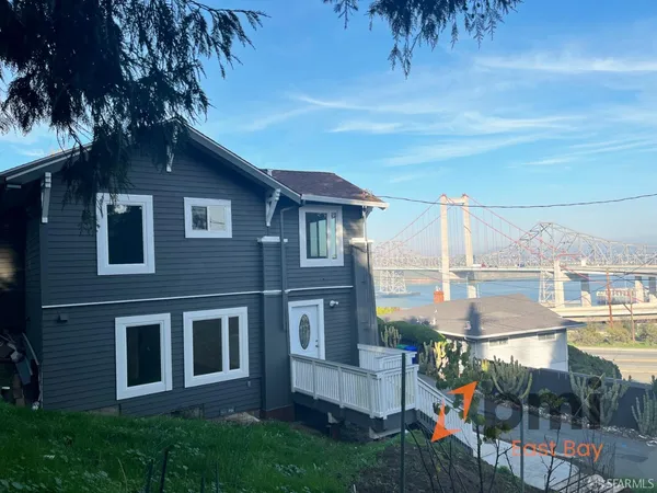 $2,340 | 303 Virginia Street, Unit B, Crockett, CA 94525