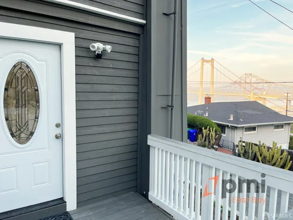 $2,340 | 303 Virginia Street, Unit B, Crockett, CA 94525