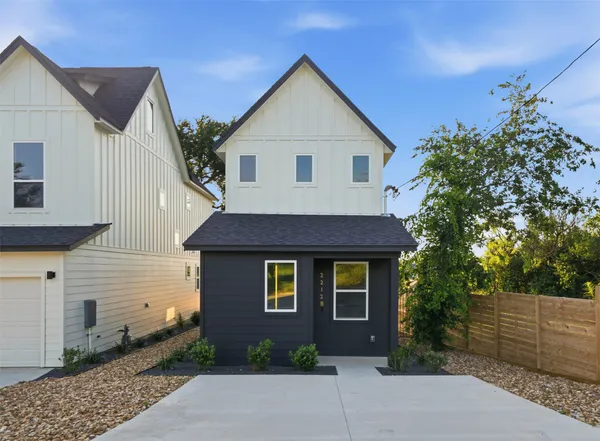 $2,199 | 2212 Yellow Jacket Lane, Unit 2, Austin, TX 78741