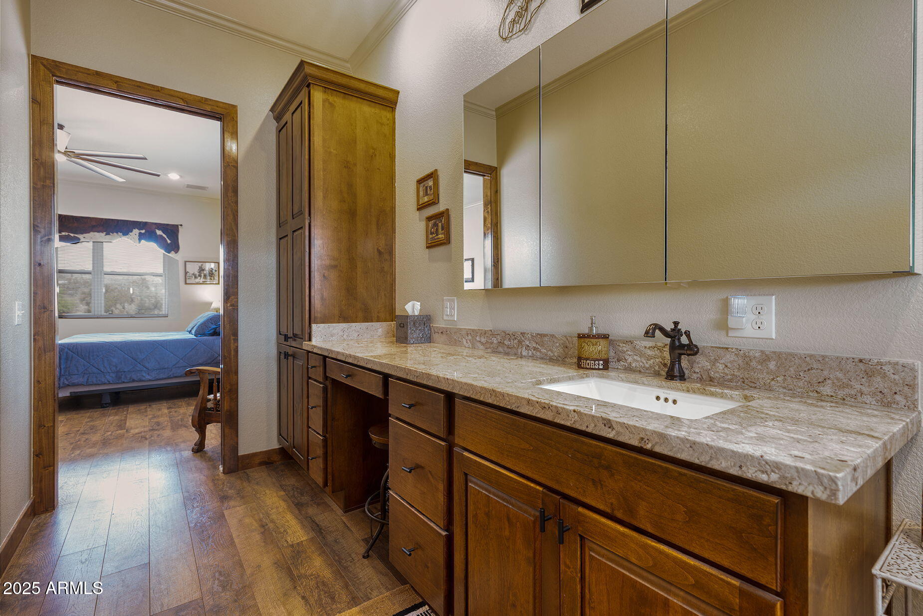 828 North Gun Creek Road Payson, AZ 85541 - Photo 25 of 57 a en suite bathroom with a granite countertop sink and a mirror