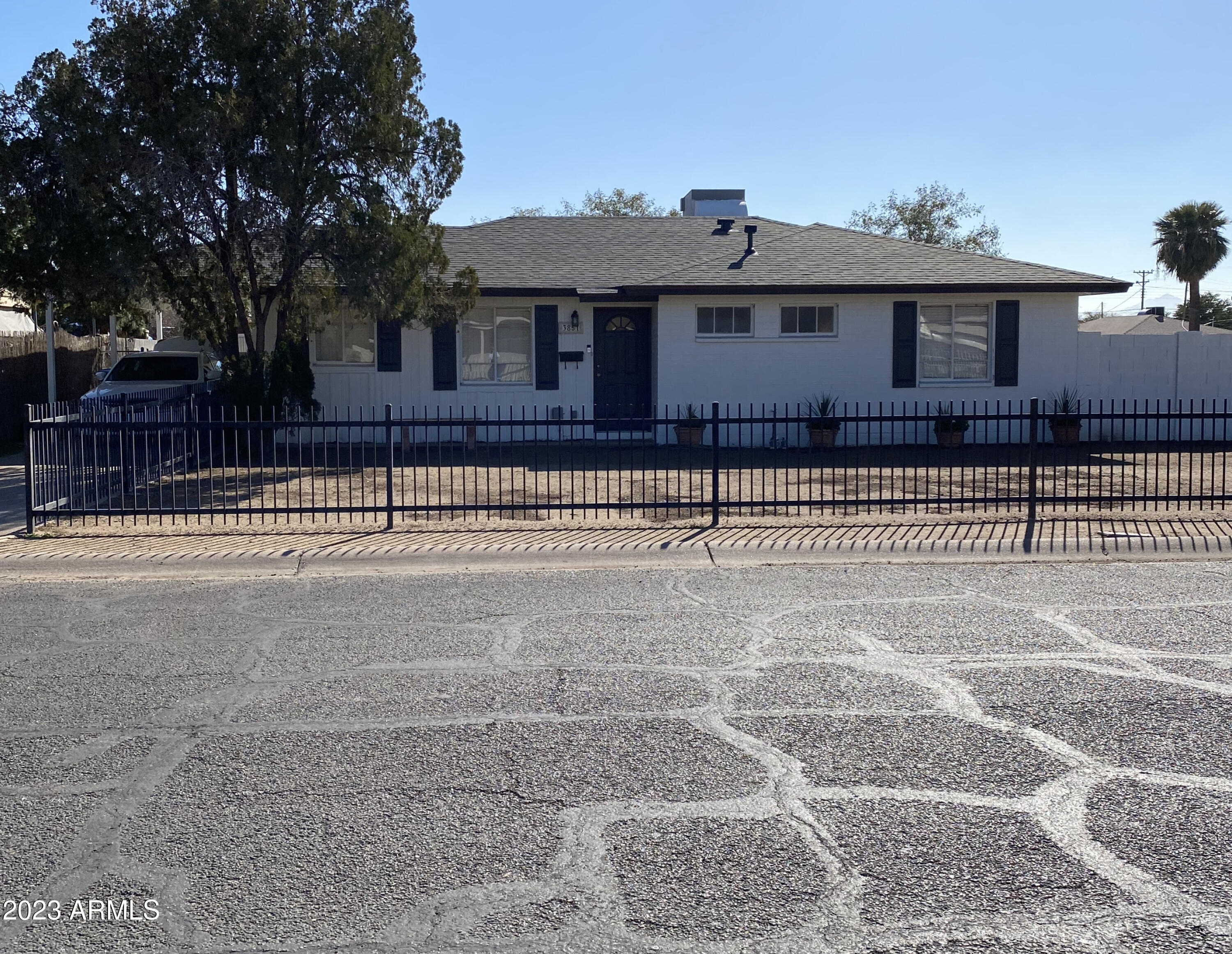 3851 West Cheery Lynn Road Phoenix, AZ 85019 - Photo 1 of 17 IMG_5264