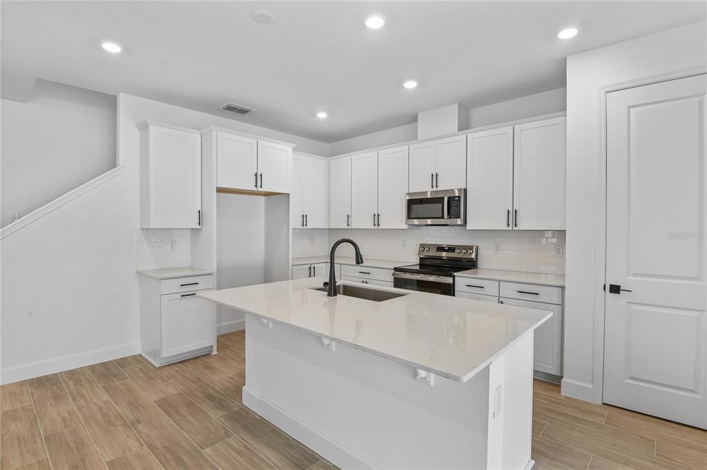 3757 Deer Rdg Drive Mount Dora, FL 32757 - Photo 3 of 17