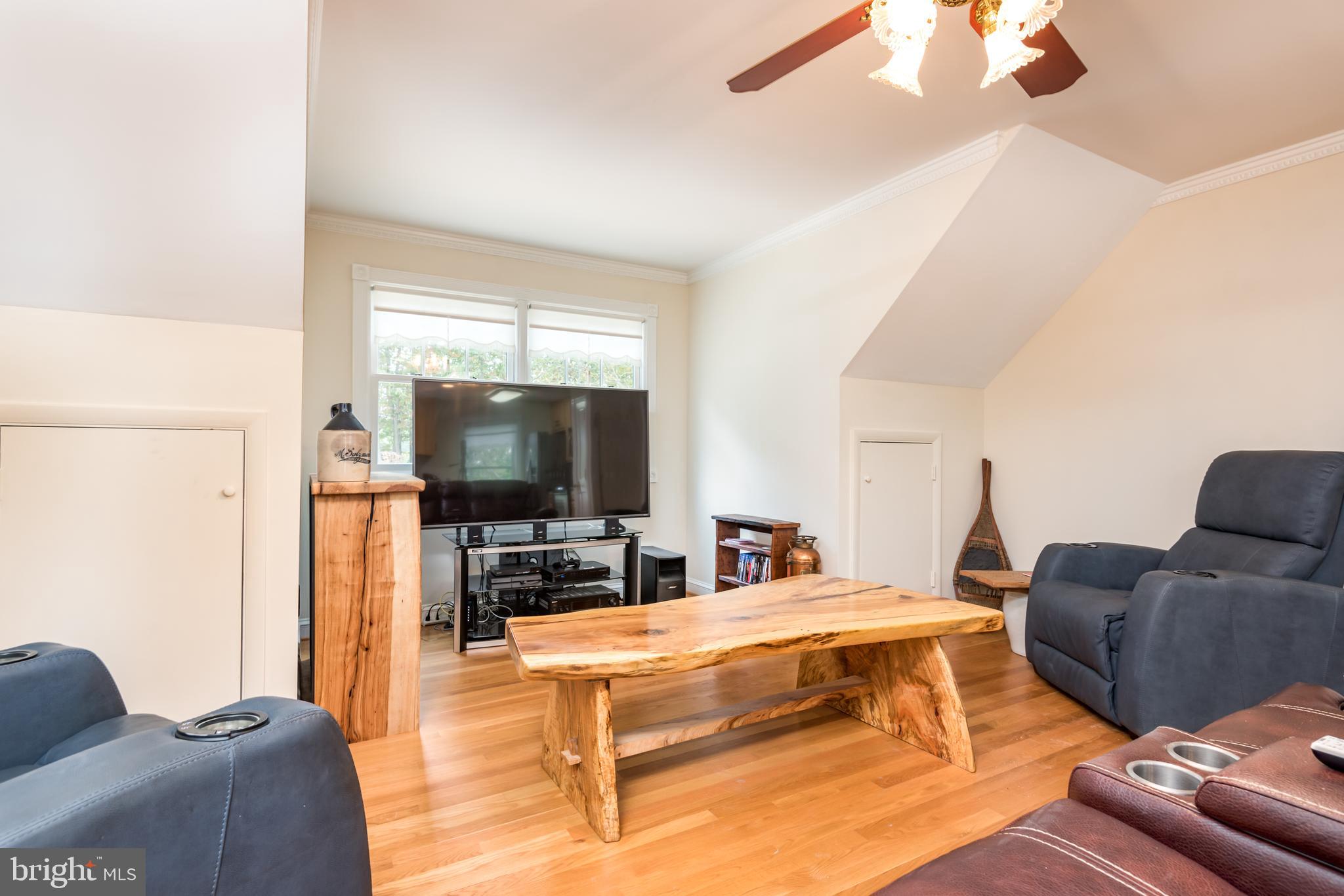 6217 Wilson Road Marshall, VA 20115 - Photo 28 of 38 Family/Living Room