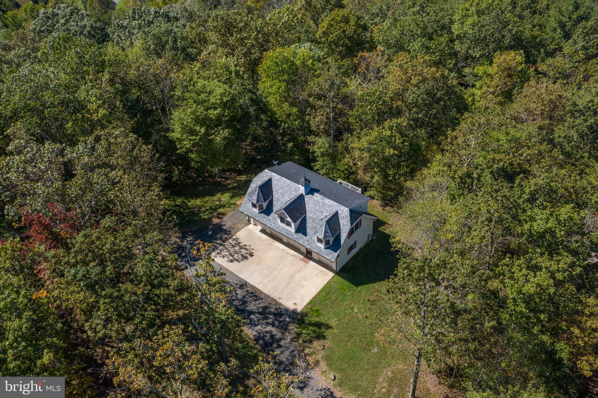 6217 Wilson Road Marshall, VA 20115 - Photo 5 of 38 Gallery Image 5