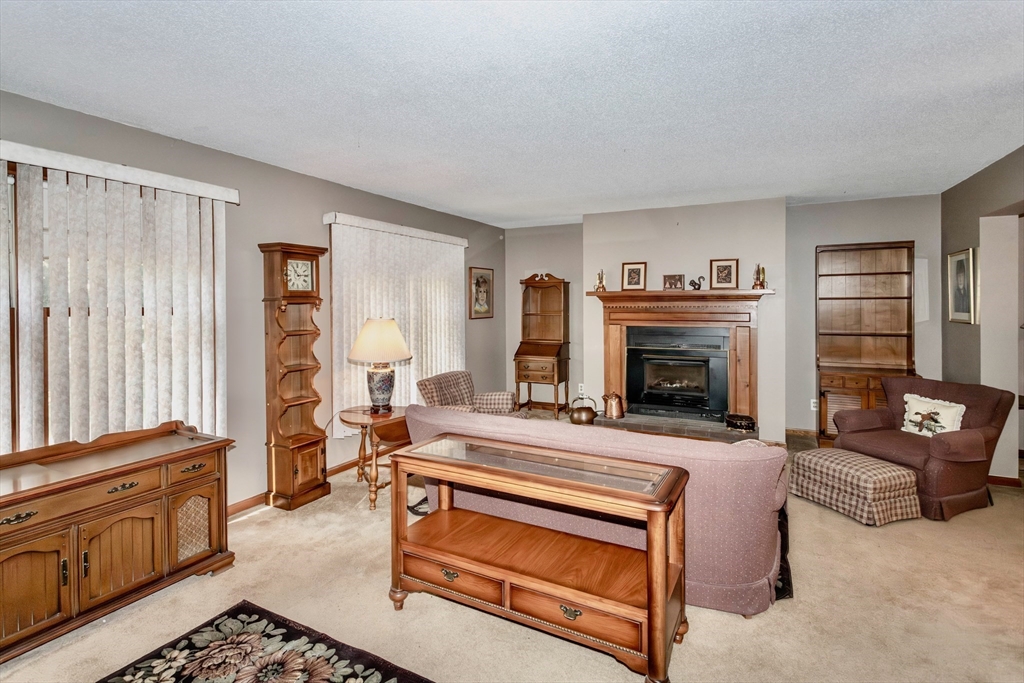 419 Southwick Road, Unit Q71 Westfield, MA 01085 - Photo 5 of 42