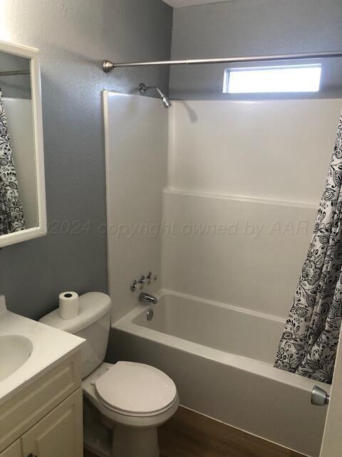 4009 Bowie Street Amarillo, TX 79110 - Photo 5 of 5 Bathroom