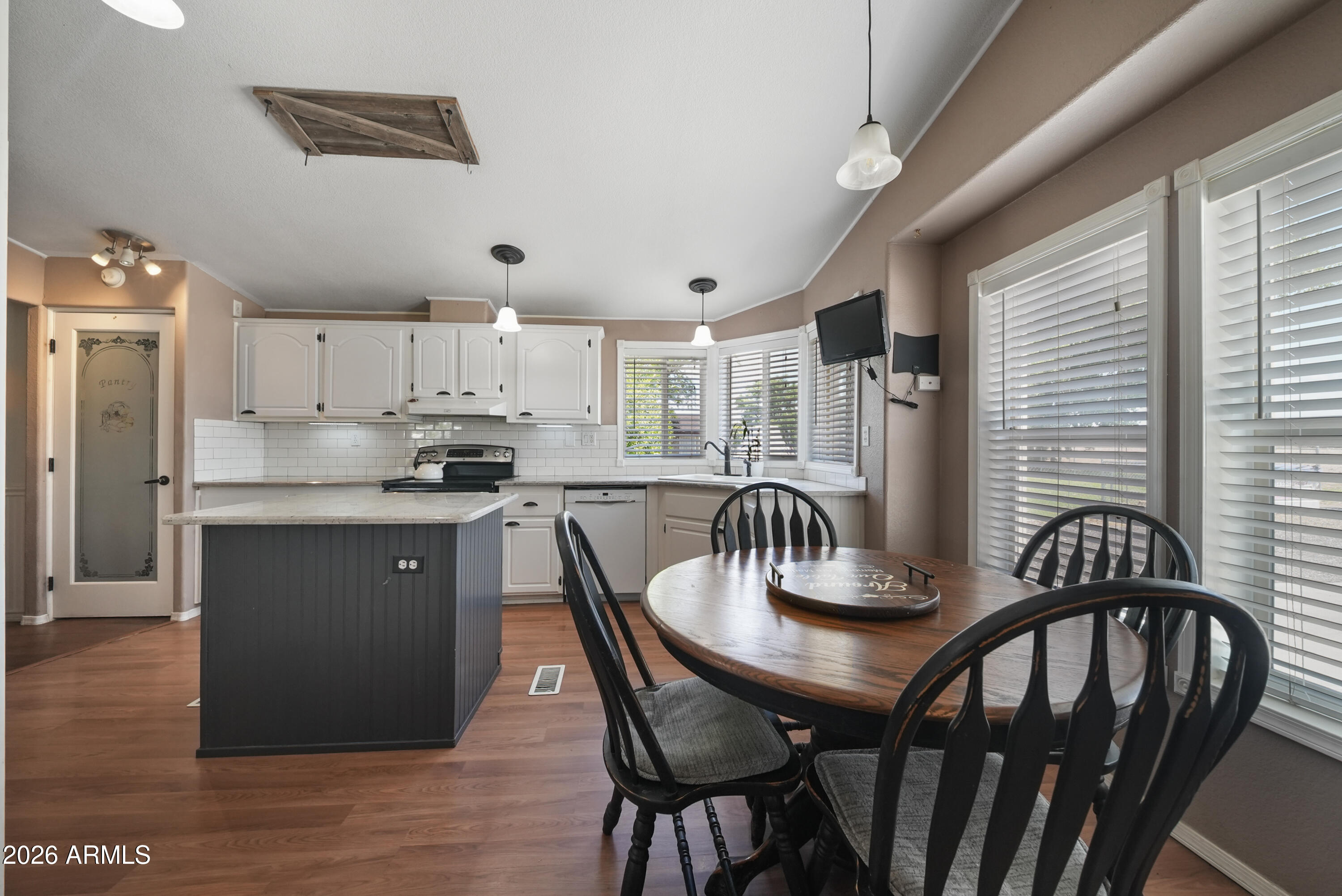 18004 West Yuma Road Goodyear, AZ 85338 - Photo 13 of 40 Kitchen