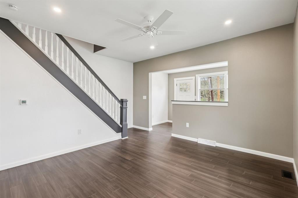613 Oak Street Vandergrift, PA 15690 - Photo 10 of 50