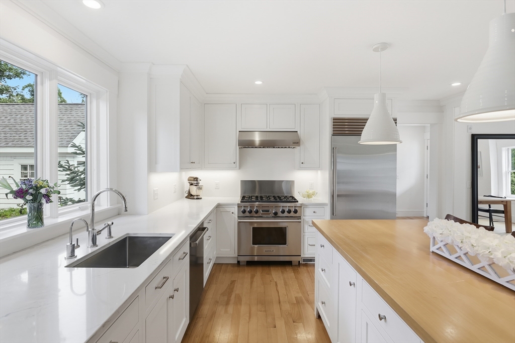 25 Stow Street Concord, MA 01742 - Photo 3 of 36