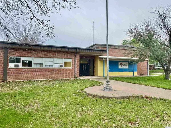 $269,000 | 111 West College Street, Shelbina, MO 63468