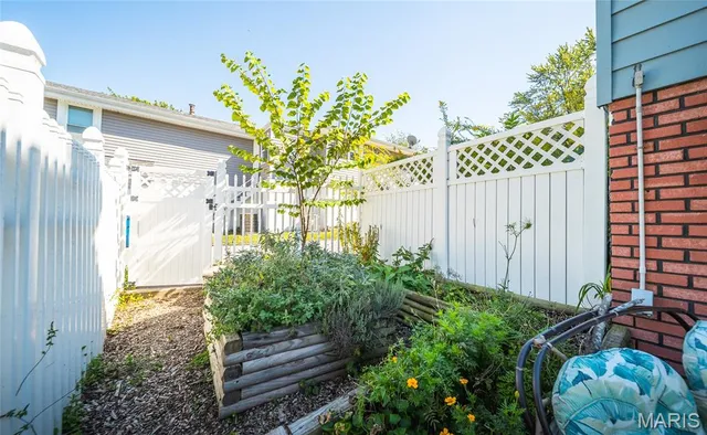 $165,000 | 9911 Dennison Avenue, Overland, MO 63114