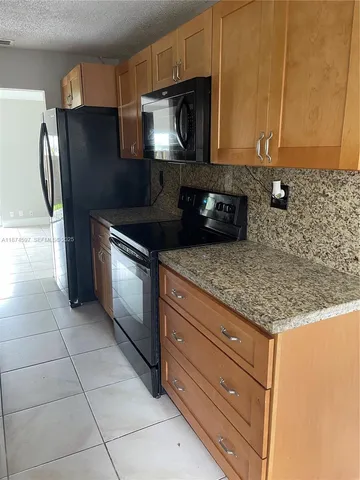 $3,100 | 8203 9th Court, Unit 2, Plantation, FL 33324