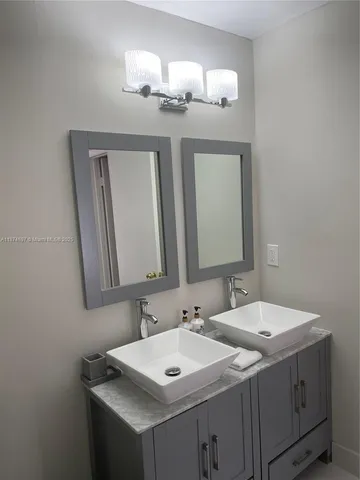 $3,100 | 8203 9th Court, Unit 2, Plantation, FL 33324