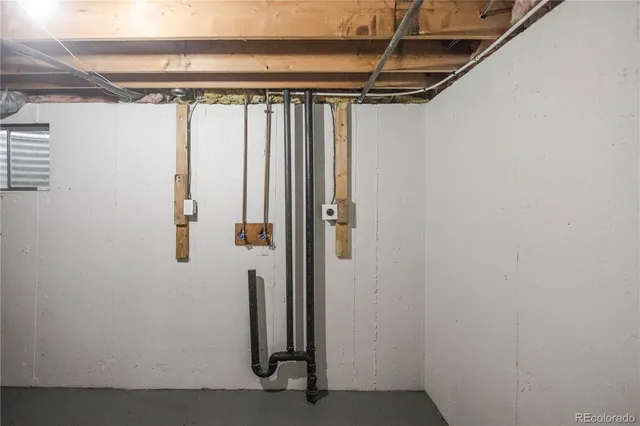 a view of a walk in closet