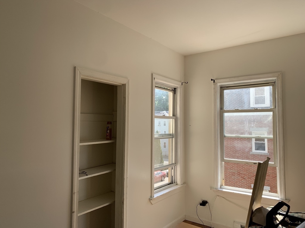 128 Austin Street Worcester, MA 01609 - Photo 7 of 30