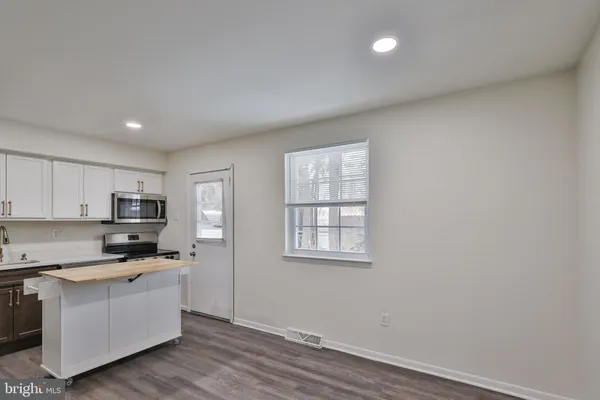 $2,375 | 305 South Warminster Road, Unit D5, Hatboro, PA 19040