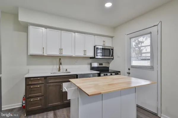 $2,375 | 305 South Warminster Road, Unit D5, Hatboro, PA 19040