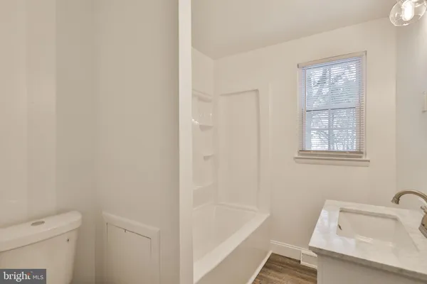 $2,375 | 305 South Warminster Road, Unit D5, Hatboro, PA 19040