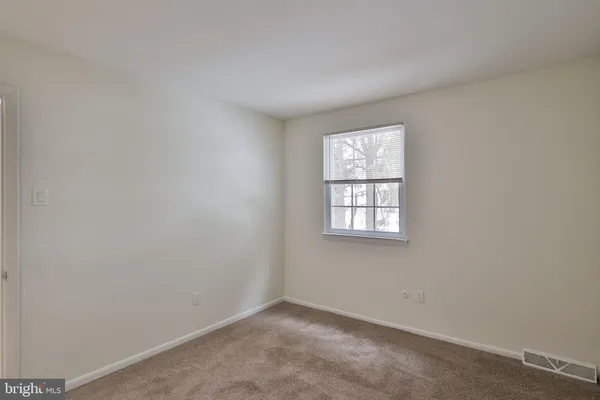 $2,375 | 305 South Warminster Road, Unit D5, Hatboro, PA 19040