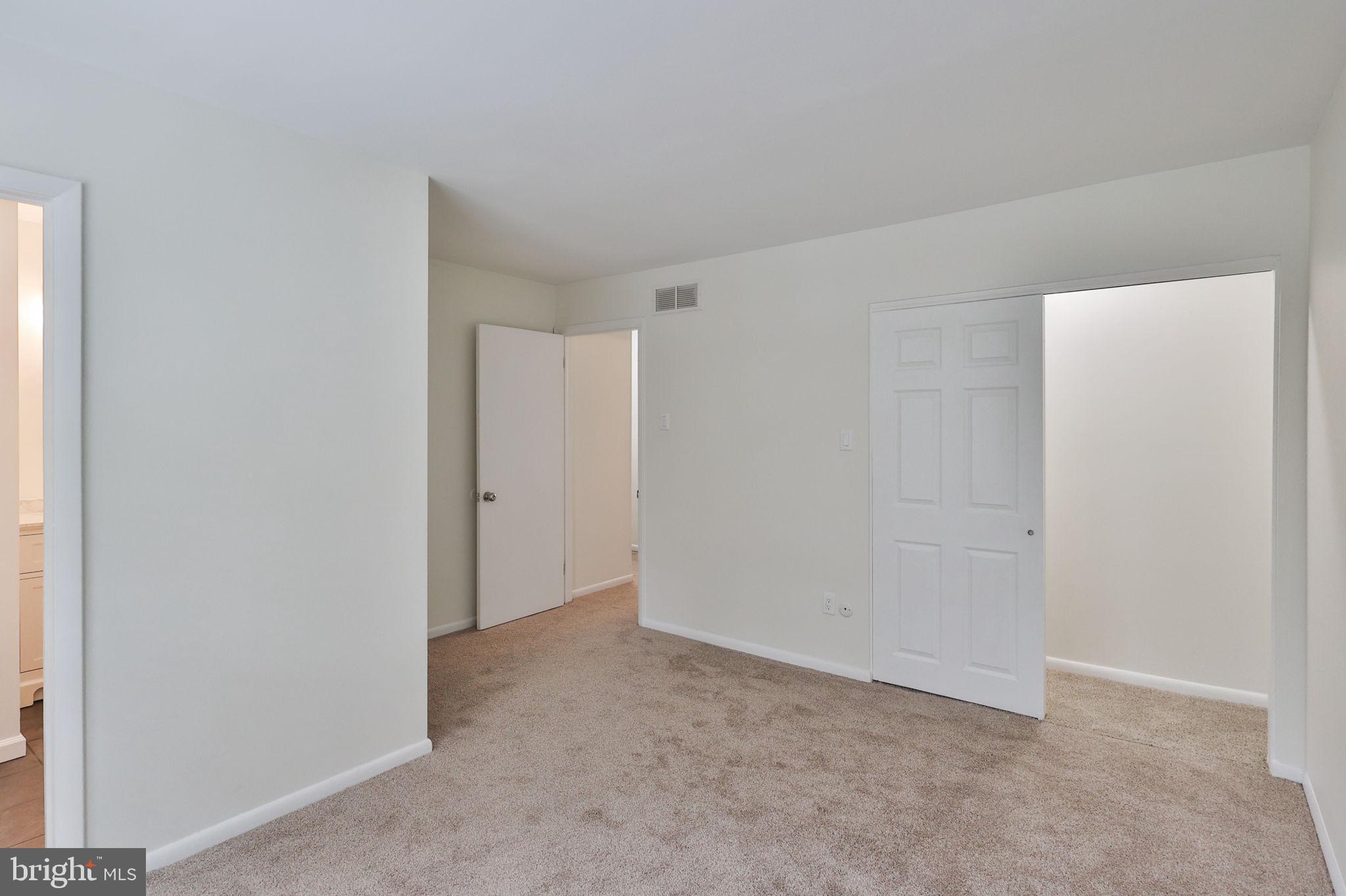 305 South Warminster Road, Unit D5 Hatboro, PA 19040 - Photo 31 of 34