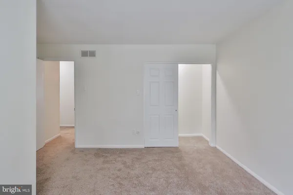 $2,375 | 305 South Warminster Road, Unit D5, Hatboro, PA 19040