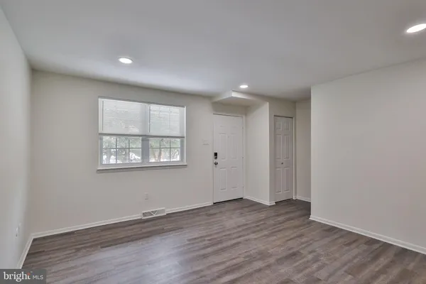 $2,375 | 305 South Warminster Road, Unit D5, Hatboro, PA 19040