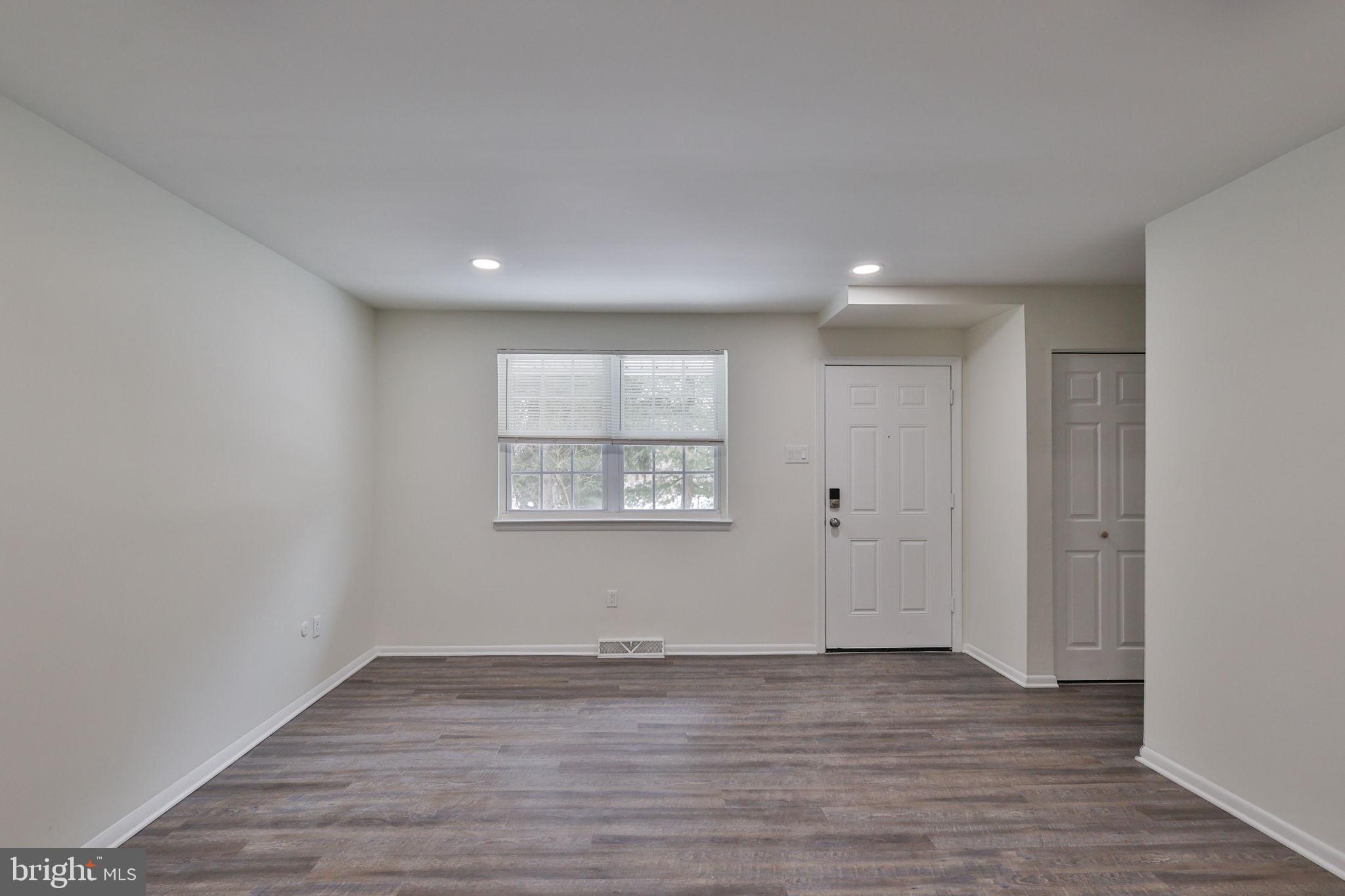 305 South Warminster Road, Unit D5 Hatboro, PA 19040 - Photo 8 of 34
