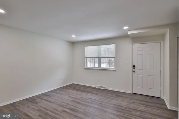 $2,375 | 305 South Warminster Road, Unit D5, Hatboro, PA 19040