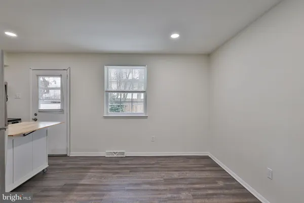 $2,375 | 305 South Warminster Road, Unit D5, Hatboro, PA 19040