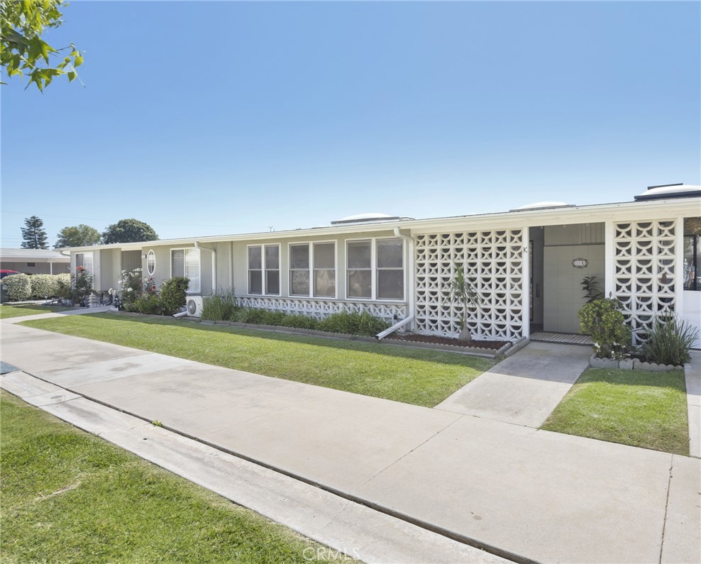 1641 Monterey Road, Unit 18K Seal Beach, CA 90740 - Photo 2 of 20