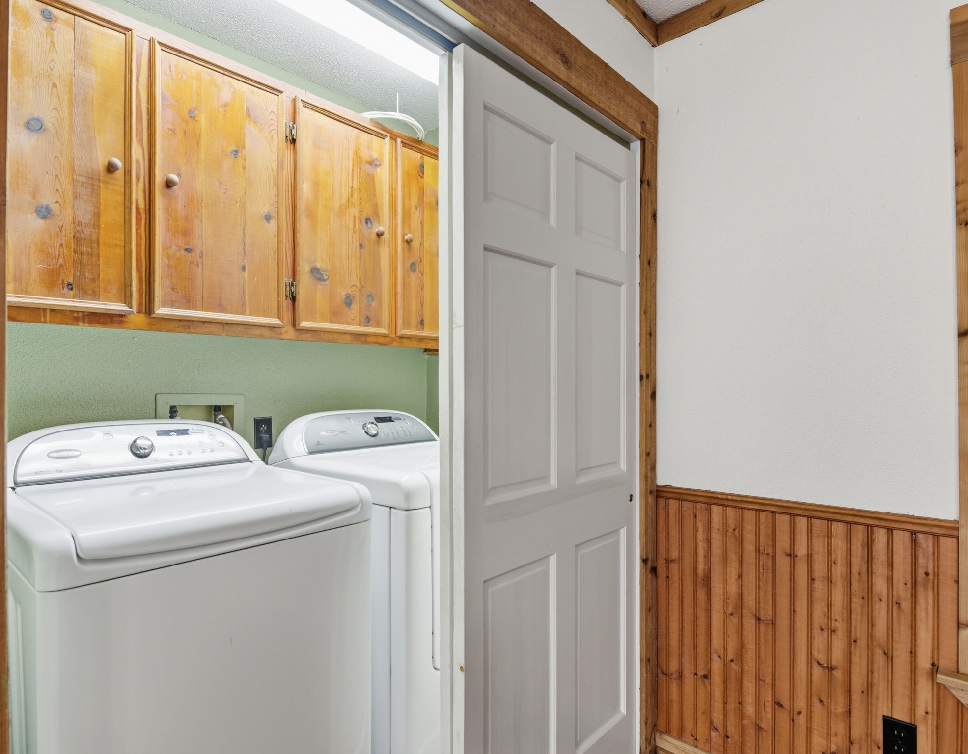 21531 Tophill Drive Spring, TX 77388 - Photo 24 of 49 a utility room with dryer and washer