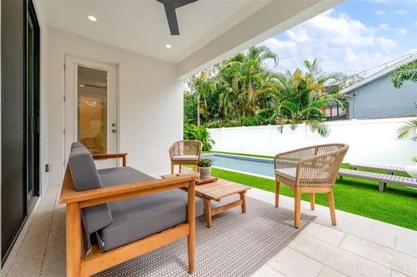 $10,000 | 3228 West Oakellar Avenue, Tampa, FL 33611