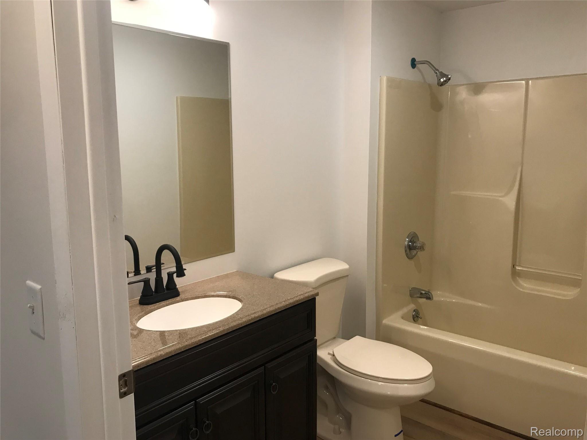 2252 Fraser Road Kawkawlin, MI 48631 - Photo 17 of 25 pic17.jpeg