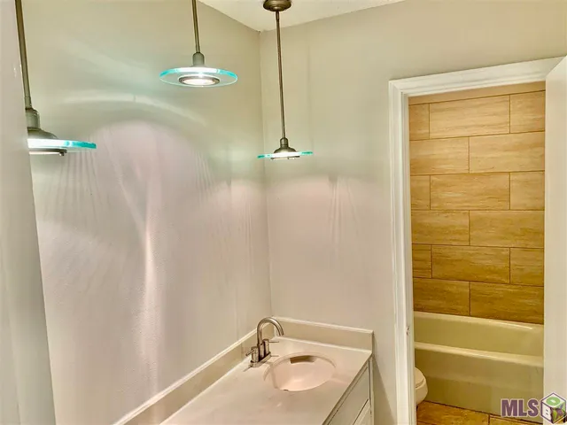 $1,800 | 11017 Ericson Avenue, Baton Rouge, LA 70816