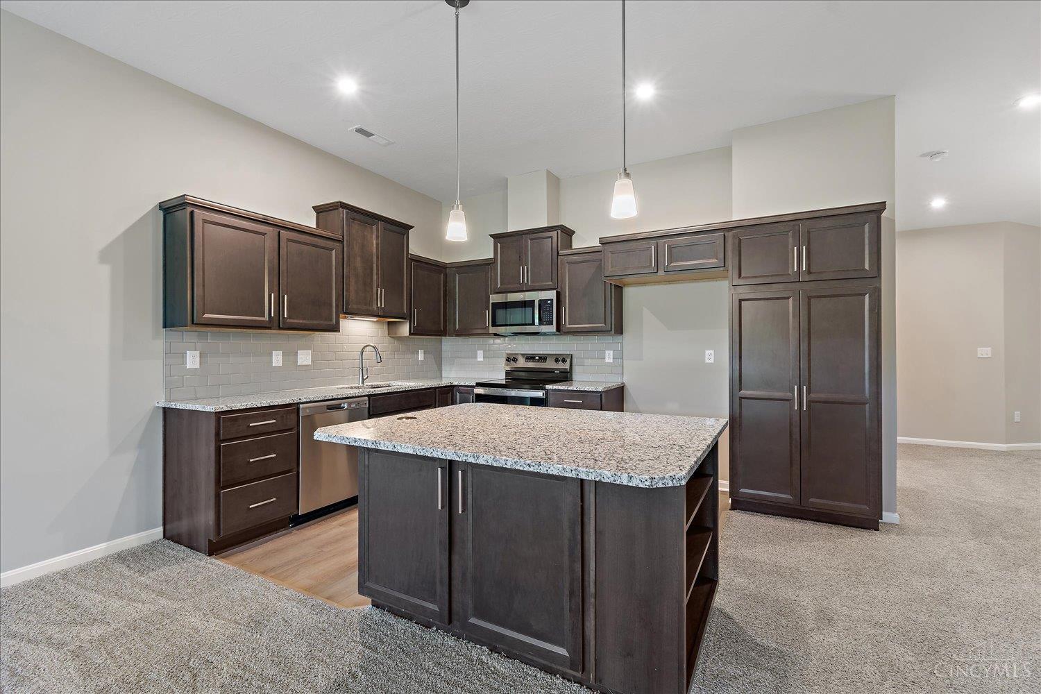 541 Tradition Ridge, Unit 81302 Cincinnati, OH 45245 - Photo 4 of 34