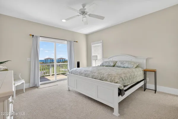 $1,999,998 | 98 Oleander Court, Surf City, NC 28445