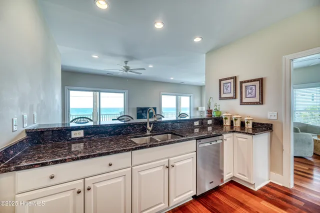 $2,150,000 | 98 Oleander Court, Surf City, NC 28445