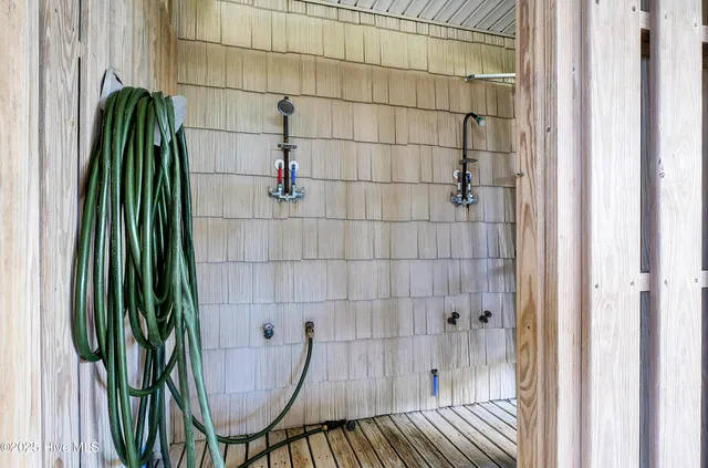 $2,150,000 | 98 Oleander Court, Surf City, NC 28445