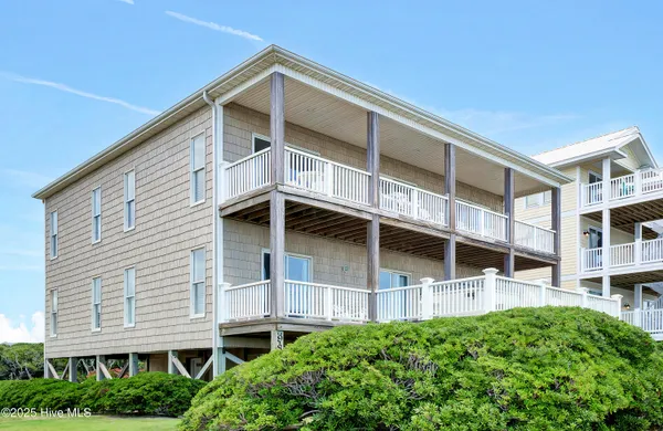 $1,999,998 | 98 Oleander Court, Surf City, NC 28445