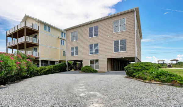 $1,999,998 | 98 Oleander Court, Surf City, NC 28445